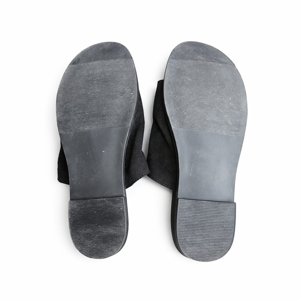 Tahari Black Suede Sandals Slides Sz.7 Low Heel Comfort Chic Summer - Picture 5 of 8